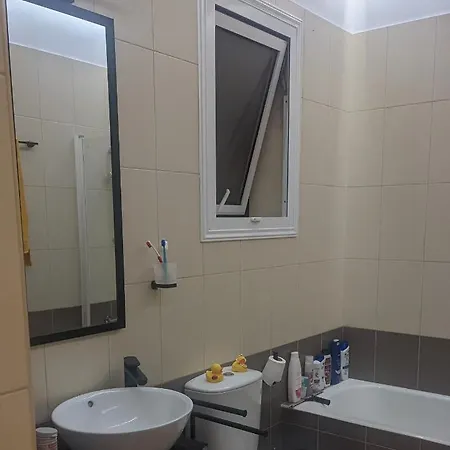 Luxury 2-bedroom Apt. With Seaview