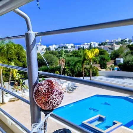 Luxury 2-bedroom Apt. With Seaview *