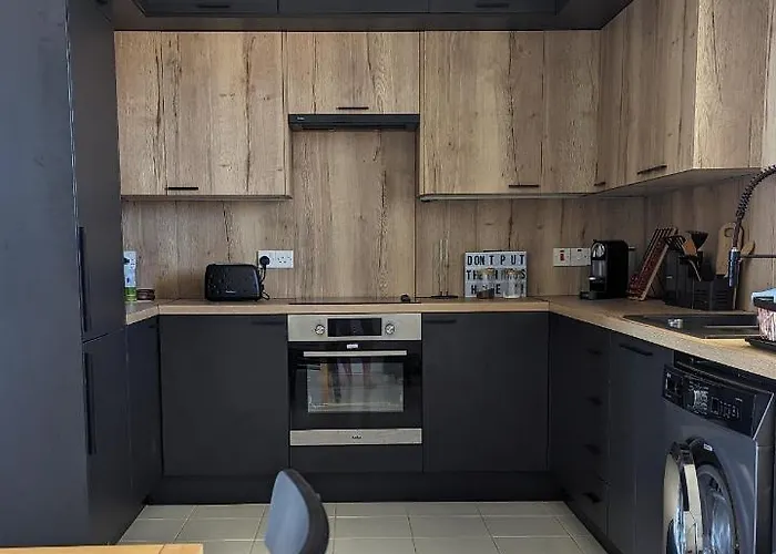 Luxury 2-bedroom Apt. With Seaview Apartman Protarász