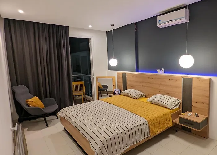 Daire Luxury 2-bedroom Apt. With Seaview *