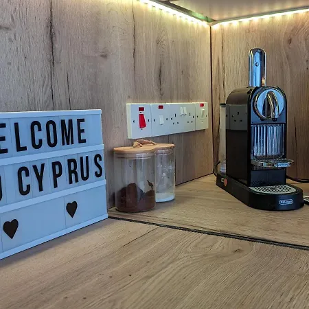 Luxury 2-bedroom Apt. With Seaview Διαμέρισμα Πρωταράς