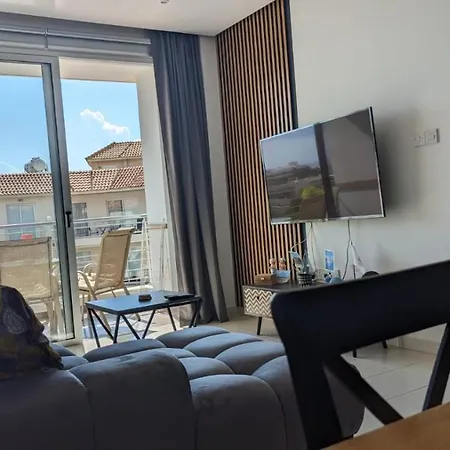 아파트 Luxury 2-bedroom Apt. With Seaview *