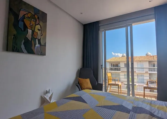 דירה Luxury 2-bedroom Apt. With Seaview *