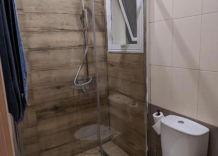 Luxury 2-bedroom Apt. With Seaview *